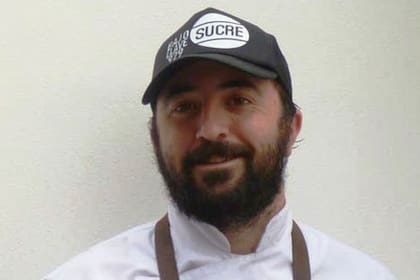 Aconseja preparaciones que no cubran el sabor delicioso del yacaré.