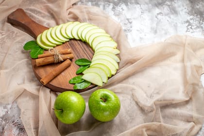 Aconsejan comer entre una y dos manzanas al día
