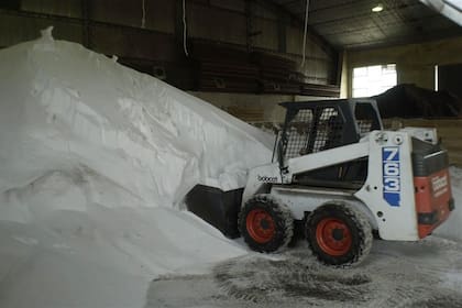 Acopio de urea granulada, uno de los principales fertilizantes utilizados en la agricultura