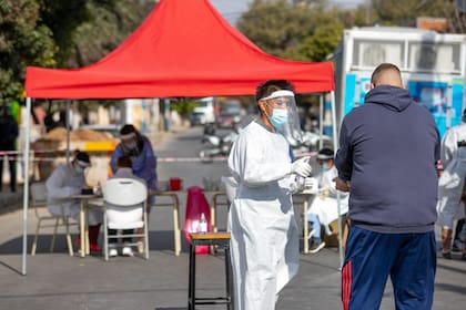 Acordonamiento e hisopados en Córdoba