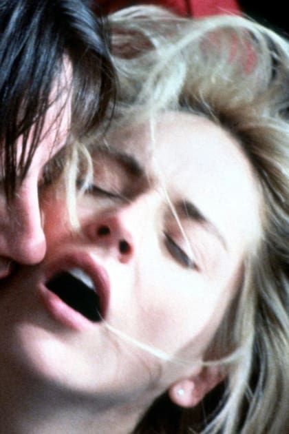 Acosada: la escena de sexo que fue demasiado lejos, la furia de Sharon Stone y el accidente que tuvo en vilo a la producción