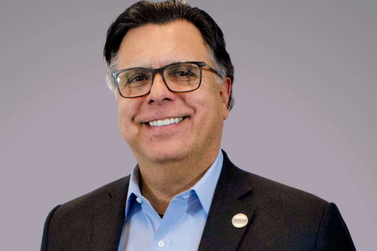 Acosta es cofundador de L’ATTITUDE, un evento anual que se ha convertido en uno de los más importantes para los hispanos en tecnología y negocios en Estados Unidos.