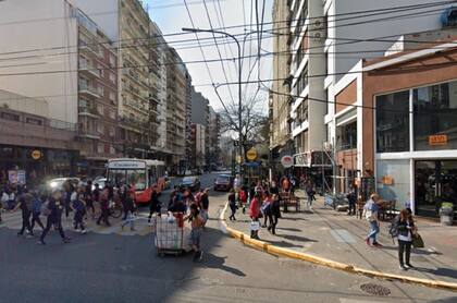 Acoyte y Rivadavía