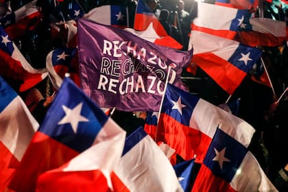 Acto de campaña del "rechazo", en Santiago, la noche del 1 de septiembre