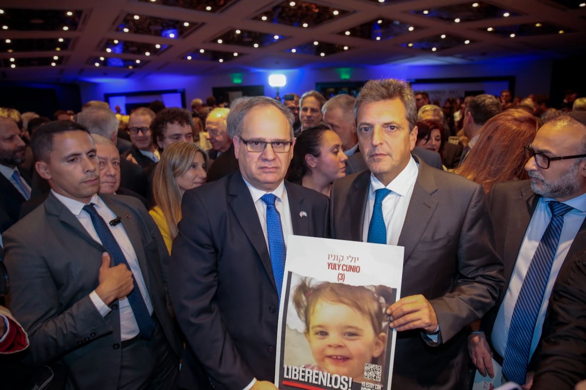 Acto de la DAIA con la presencia de Sergio Massa