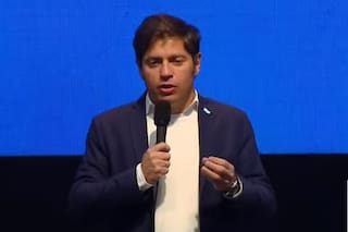 En un acto escolar, Kicillof llamó a los chicos a rebelarse: “Desde España no nos van a explicar las palabras que usamos”