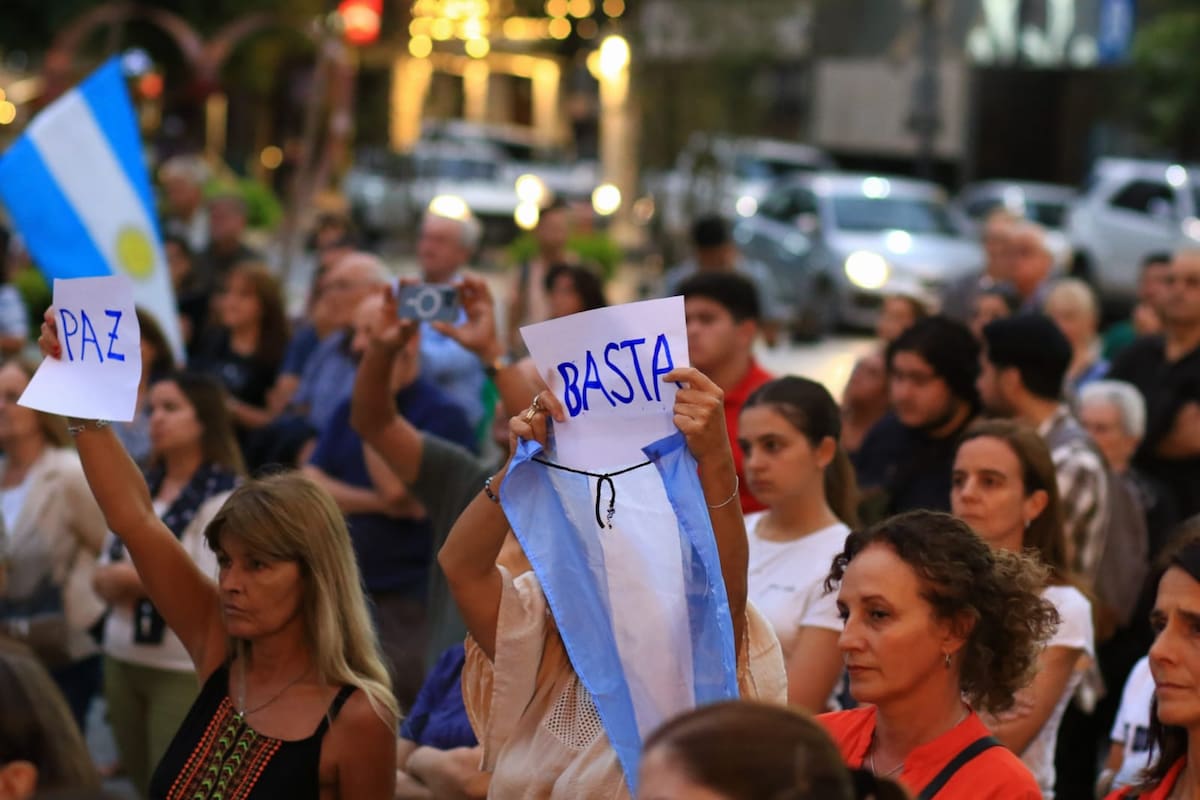 Acto frente a la Catedral de Córdoba contra la inseguridad, la violencia y el narcotráfico
