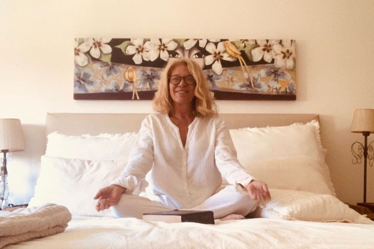 Actriz, directora y productora de espectáculos, Reyna Reech es una asidua practicante de yoga