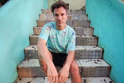 Actualmente, Emanuel vive en México y se dedica a la música y actuación Foto Instagram @emanarias)
