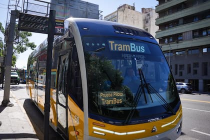 Actualmente, en la prueba piloto, la T1 circula por la traza que tiene el Metrobus Juan B. Justo entre Liniers y el Aeroparque