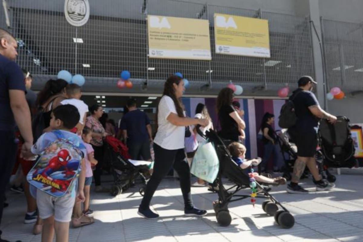 Actualmente hay más de 1400 niños y niñas en lista de espera para las salas de bebés y de 1 año en jardines porteños de gestión estatal