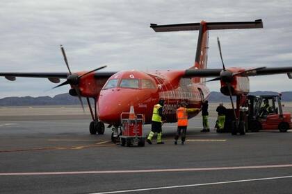 Actualmente sólo los aviones pequeños pueden despegar y aterrizar en el aeropuerto de Nuuk.