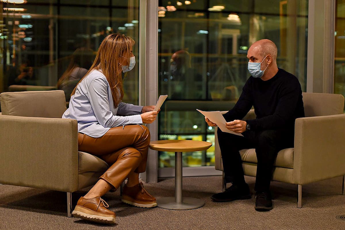 Acuña manifestó que no se deben comparar las jurisdicciones e insistió con que la gestión de Horacio Rodríguez Larreta toma sus decisiones “basadas en evidencia”