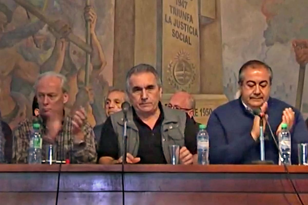 Acuña, Schmid y Daer dispararon contra el Gobierno y pidieron un "cambio de rumbo"