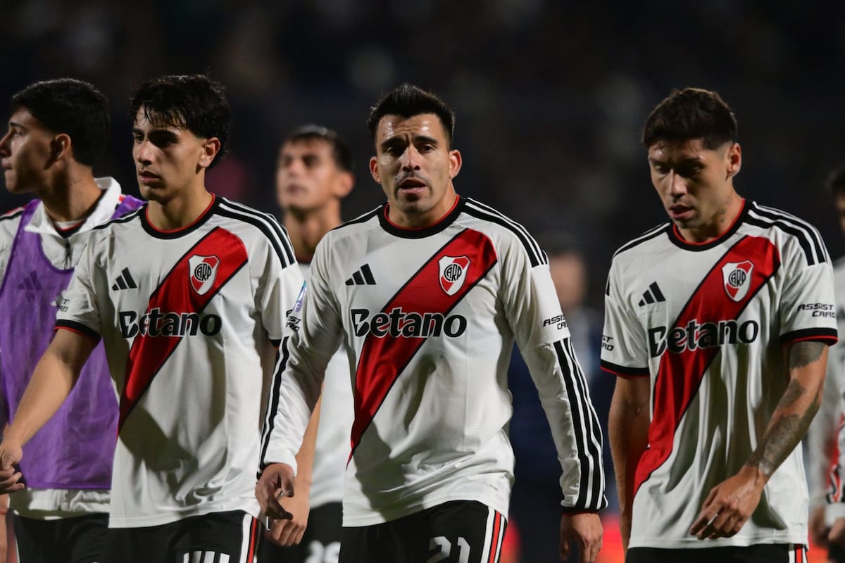 Acuña y Montiel encabezan la salida de un River que no encuentra respuestas