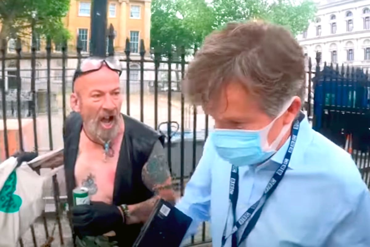 Acusan a un hombre de 57 años de haber instigado a los manifestantes a agredir al editor político de la BBC Nicholas Watt