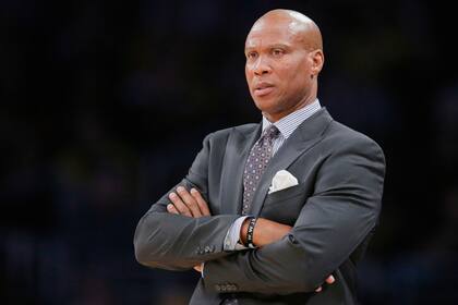 Acusan al exjugador de los Lakers Byron Scott de agredir sexualmente a una adolescente en 1987