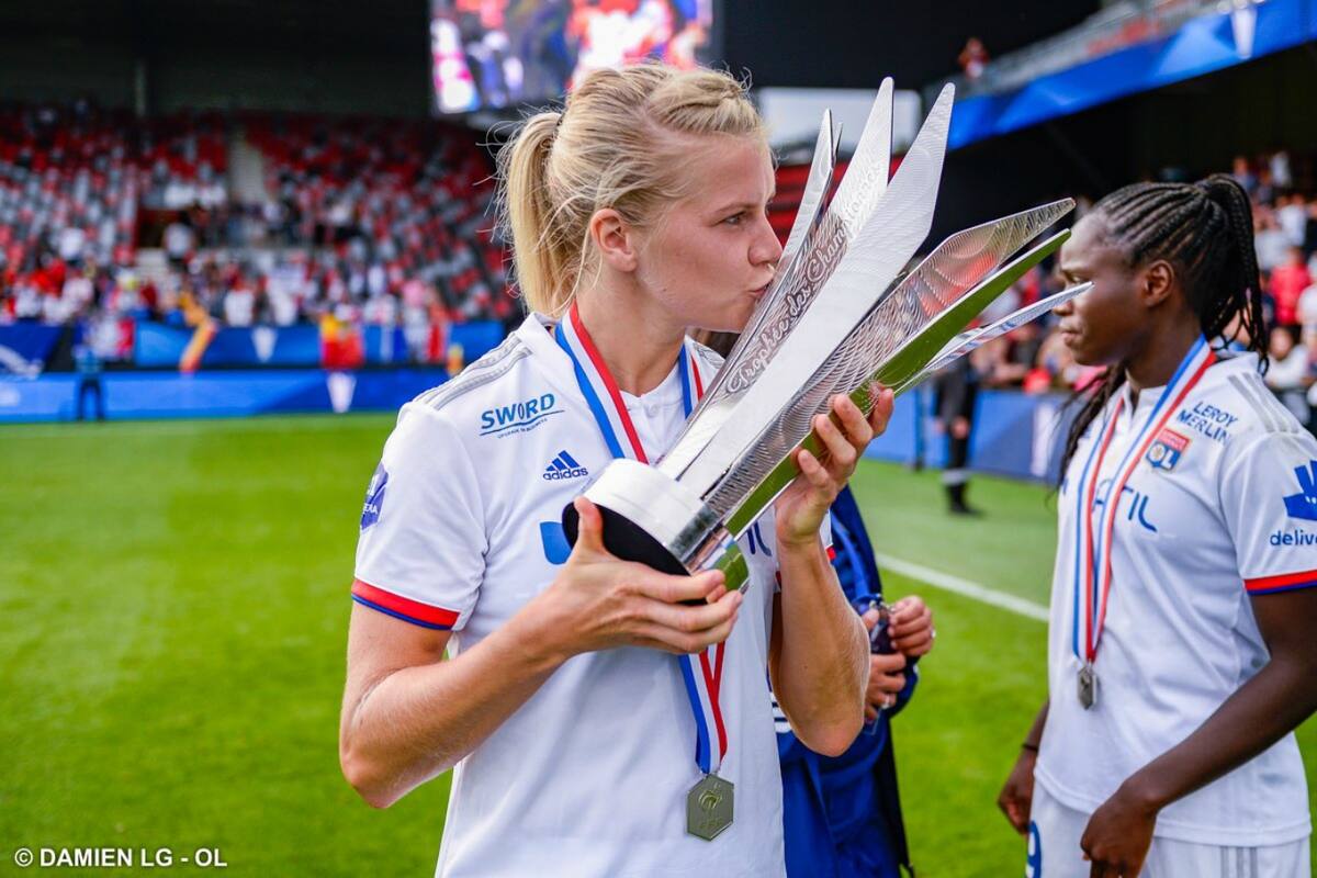 Ada Hegerberg actualmente se desempeña como jugadira de Olympique de Lyon