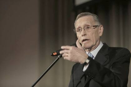 Adalberto Rodríguez Giavarini, presidente del Cari durante su discruso