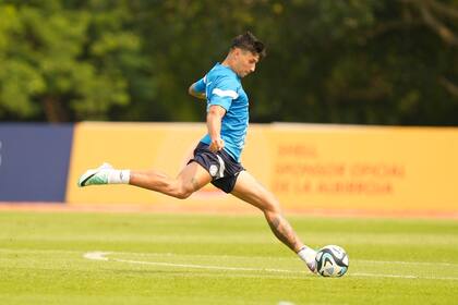 Adam Bareiro se fue a la selección paraguaya tranquilo de cumplir su sanción ante Godoy Cruz, pero ahora San Lorenzo necesita que el encuentro se juegue este jueves para que el delantero no termine purgando contra Boca.
