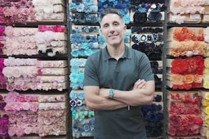 Adam Brand, fabricante de flores de tela en Nueva York: “Eso era el sueño americano y lo que todavía debería ser”