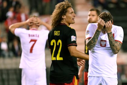 Adam Buksa y Nikola Zalewski no pueden creerlo: Bélgica le dio una paliza a Polonia este miércoles en la Liga de Naciones; el perdedor se cruzará con la Argentina en el Mundial Qatar 2022.