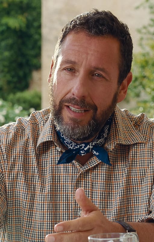 Adam Sandler, en una escena de Jay Kelly, el nuevo film de Netflix