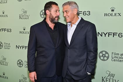 Adam Sandler y Clooney en la presentación de Jay Kelly en el festival de cine de Nueva York
