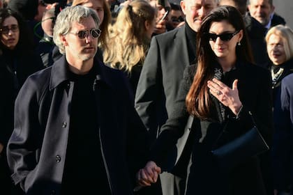 Adam Shulman y Anne Hathaway conforman una de las parejas más sólidas de Hollywood