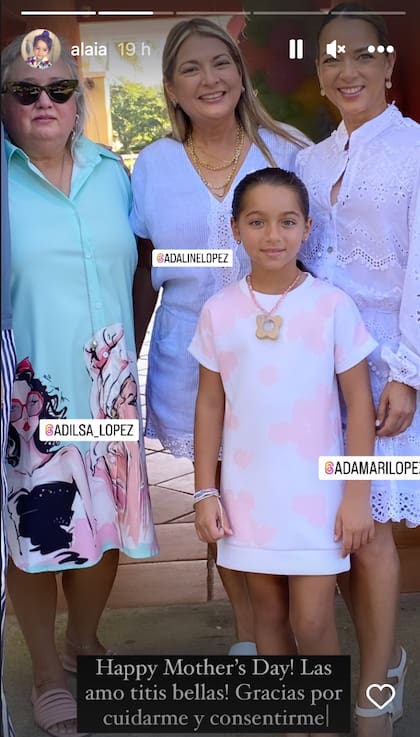 Adamari López junto a su hija Alaïa y sus hermanas