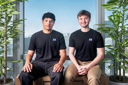 Adarsh Hiremath y Brendan Foody, fundadores de Mercor