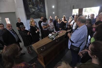 Adela Montes, pionera del periodismo de espectáculos y quien inspiró la creación del término “cholula”, dejó su huella en el periodismo nacional