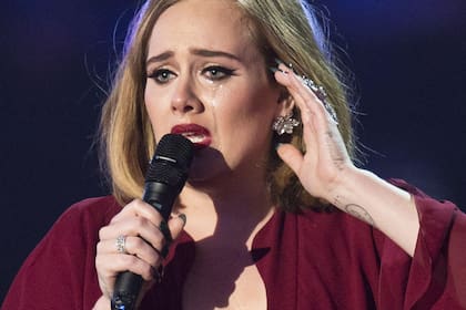 Adele: de su colapso físico en camarines a la razón por la cual detuvo uno de sus shows en Las Vegas