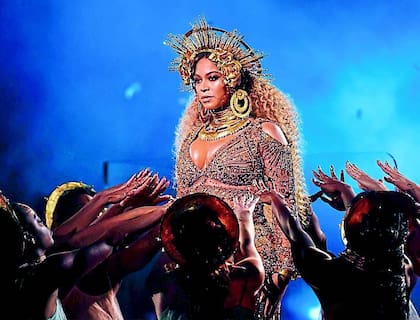 Adele ganó todo, Beyoncé dio el mejor show de la noche y Bruno Mars homenajeó a Prince