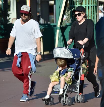 Adele y Simon Konecki son padres de un niño, Angelo
