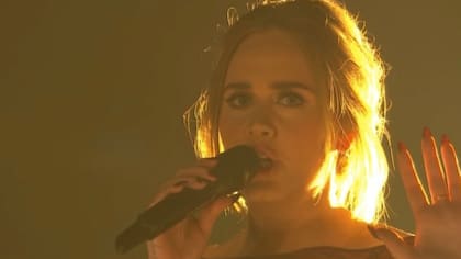 Adele y una noche complicada