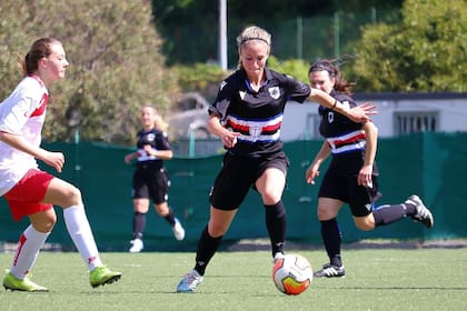 Además de actriz y modelo, Bianca juega al fútbol, práctica que ama