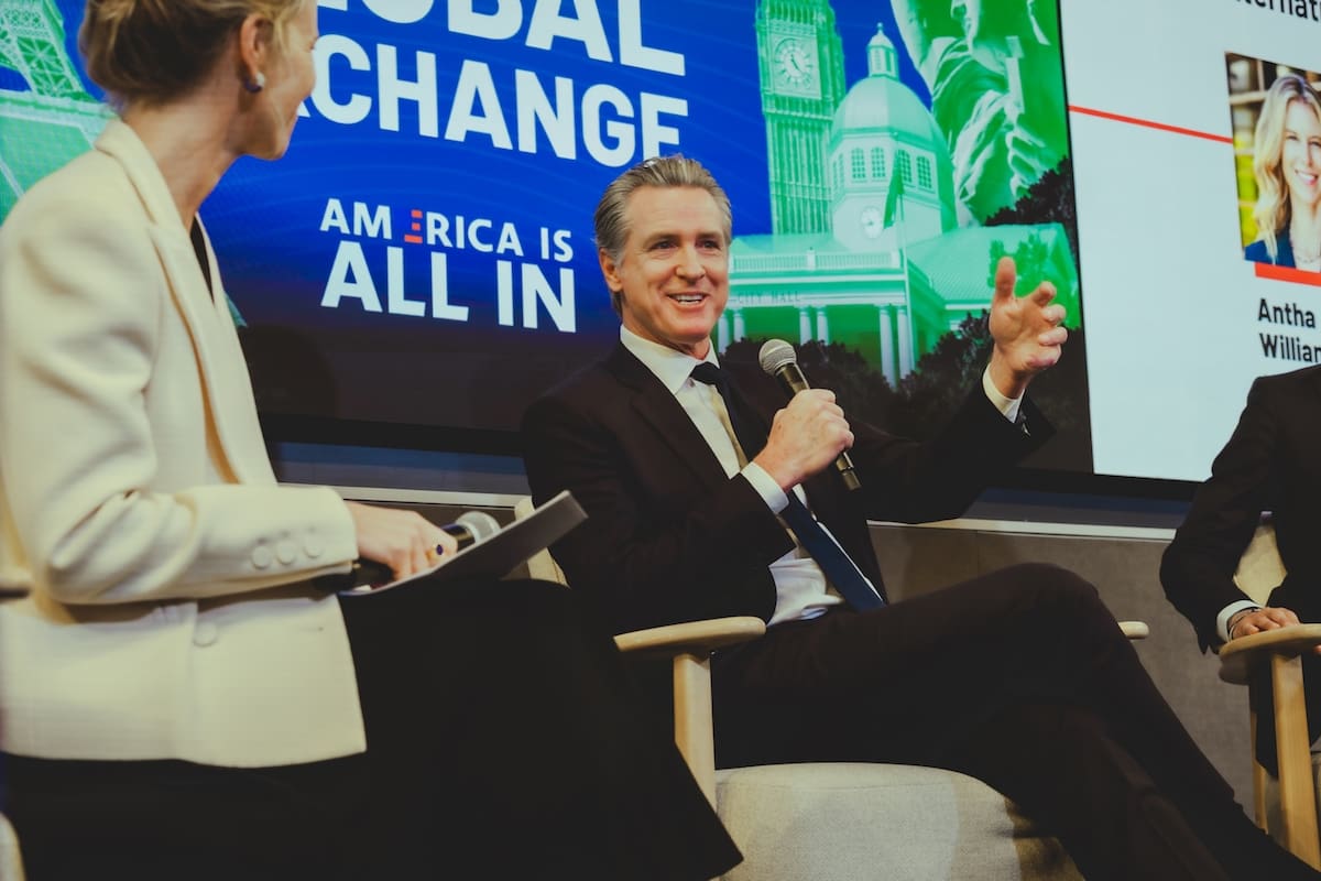 Además de actualizar y mejorar una herramienta, el gobernador Gavin Newsom anunció nuevas alianzas internacionales