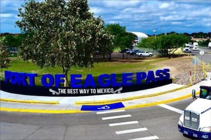 Además de agregar nuevos carriles, el proyecto de expansión del puente internacional Camino Real en Texas incluye la preparación de vías para futuros sistemas de rayos