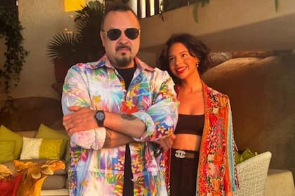 Además de Ángela, Pepe Aguilar tiene tres hijos: Emiliano, con quien no mantiene relación, Aneliz y Leonardo