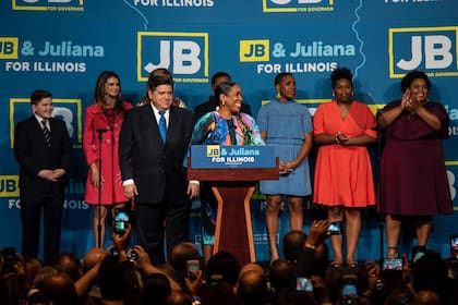 Además de candidata al Senado, Juliana Stratton es vicegobernadora de Illinois bajo la gestión de JB Pritzker