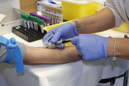 Además de dinero, se pueden donar alimentos, ropa o sangre. La Cruz Roja señala que el 40% del suministro de sangre en EE.UU. proviene de donaciones gestionadas por ellos (Foto: Pixabay)