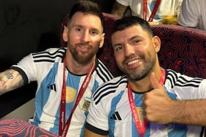 Además de exitosísimos futbolistas, Leo Messi y el Kun Agüero protagonizan, cortesía de la tecnología deepfake, la serie División Miami