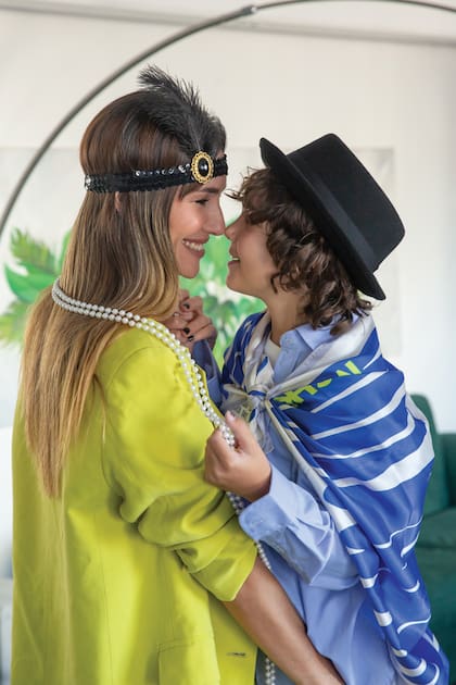 Además de integrar el elenco de Yo nena, yo princesa, madre e hijo participaron juntos en un unitario: “Estuve en la filmación y grabé los momentos entre escena y escena. Fue conmovedor ver la conexión que había entre ellos”, dice Fabián.