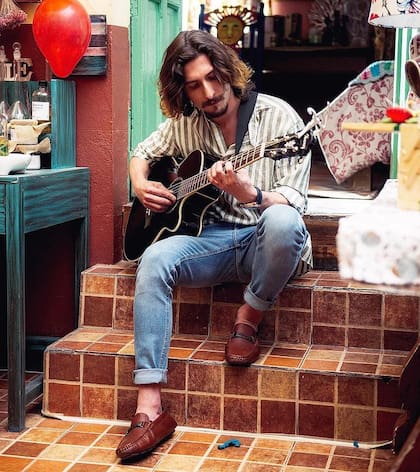 Además de la actuación. Federico Ayos también se dedica a la música