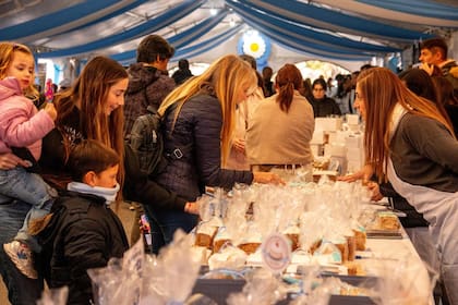 Además de la carpa especial dedicada al producto estrella, hay una feria gastronómica y de emprendedores