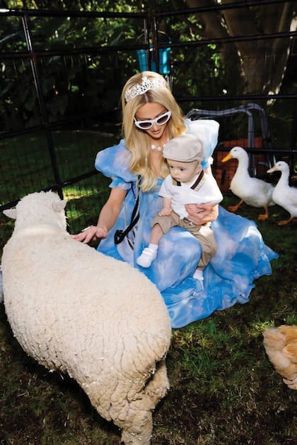 Además de la decoración repleta de criaturas marinas, Paris pobló su mansión de toda clase de animales de granja, como ovejas, patos, gallinas y conejos.