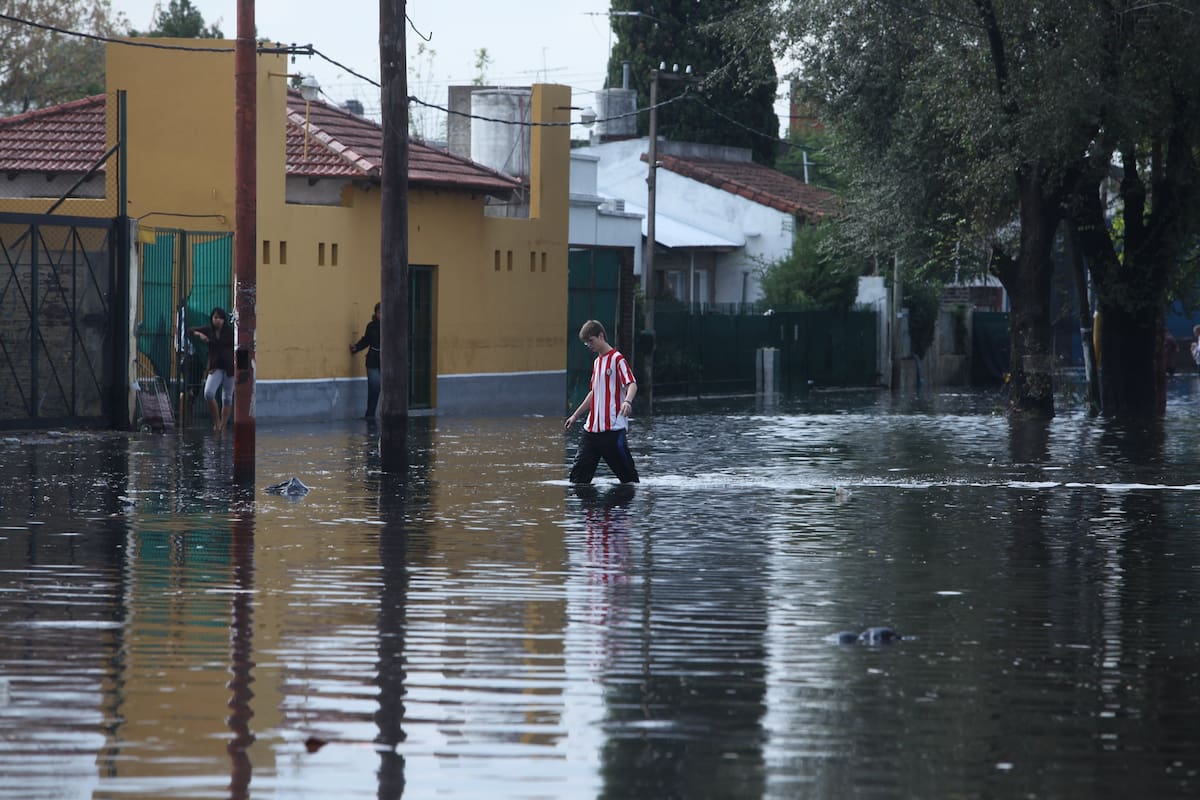 Además de la negligencia de gobiernos que no ejecutaron obras necesarias, cuesta entender que no se conozca el número de muertos pese al tiempo transcurrido