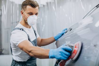 Además de la pintura de retoque otra alternativa es el pulido del auto