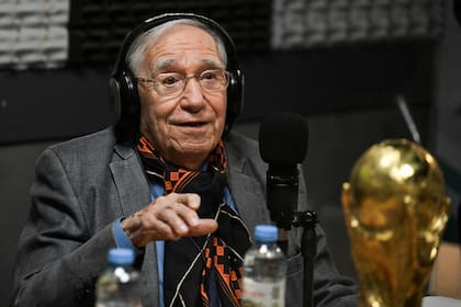 Además de la televisión, construyó una extensa trayectoria en radio, el medio donde dio sus primeros pasos y al que siempre regresó